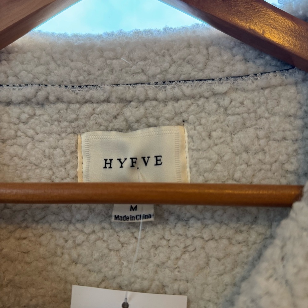 NWT HYFVE The Brooklynn Black and Cream Faux-Leather Sherpa Jacket M - Picture 8 of 13